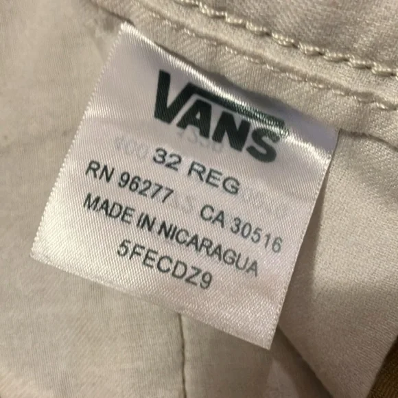 Vans size 32 shorts - Picture 4 of 4
